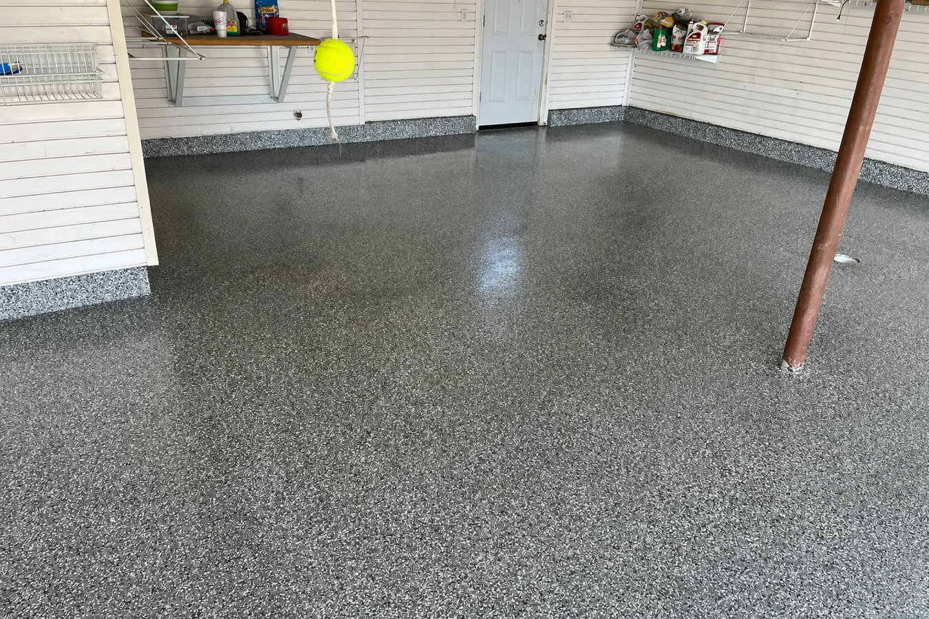 Garage floor concrete in Pomona, CA